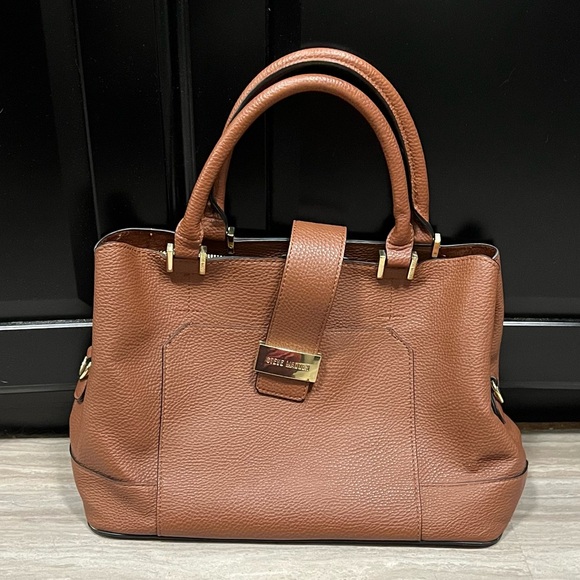 Steve Madden Handbags - Steve Madden Tan Purse